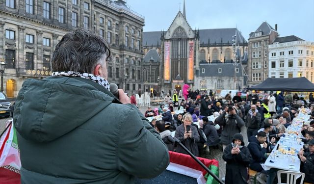 Amsterdam'da Filistin için sokak iftarı düzenlendi