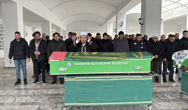 Antalya'daki otobüs kazasında hayatını kaybeden Resmiye Göktepe'nin cenazesi defnedildi