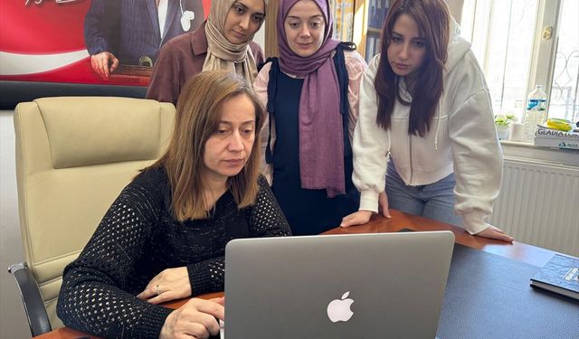 Ardahan'da anaokulu öğretmenleri, AA'nın 'Yılın Kareleri' oylamasına katıldı