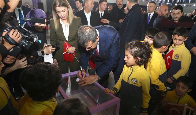 Bakan Tekin, Erzurum'da 'Maarifin Kalbinde Ramazan Şenlikleri' programına katıldı