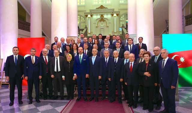 Bakü'de, 1. Türkoloji Kurultayı'nın 100. yılı dolayısıyla konferans düzenlendi