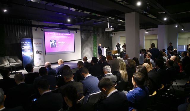 Bakü'de, Azerbaycan-Türkiye Dijital Dönüşüm İş Forumu düzenlendi