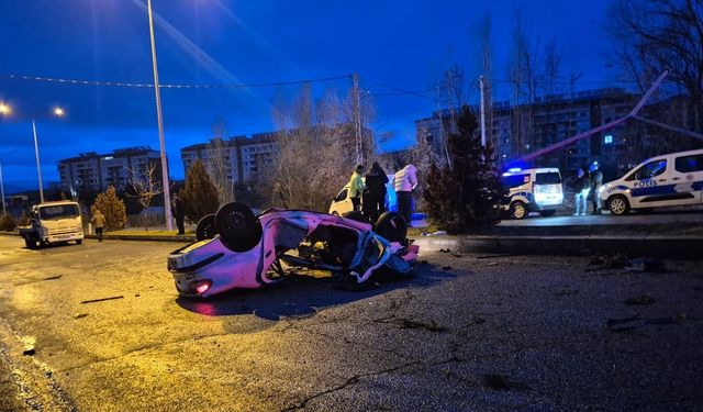 Bingöl'de takla atarak devrilen otomobilin sürücüsü hayatını kaybetti