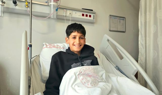 Böbrek hastası çocuk Mardin'de kapalı yöntemle ilk defa yapılan ameliyatla sağlığına kavuştu
