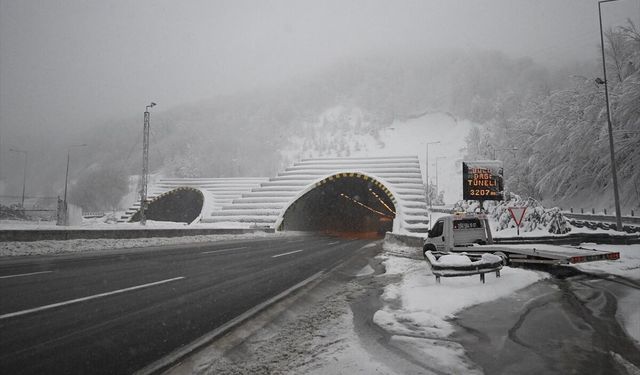 Bolu Dağı'nda kar etkisini sürdürüyor