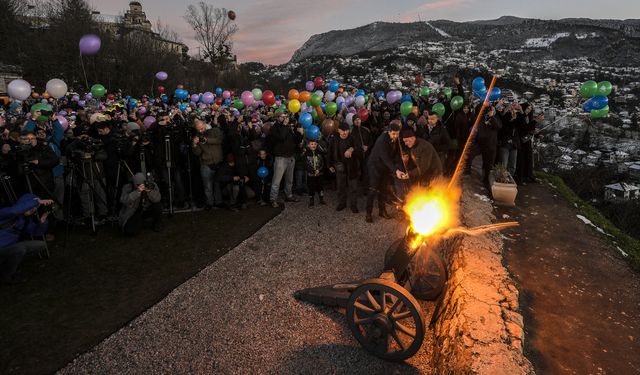 Bosna Hersek'in başkenti Saraybosna'da ramazan, geleneksel top atışıyla karşılandı