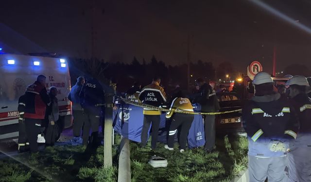 Burdur'da otomobilin elektrik direğine çarpması sonucu 1 kişi öldü