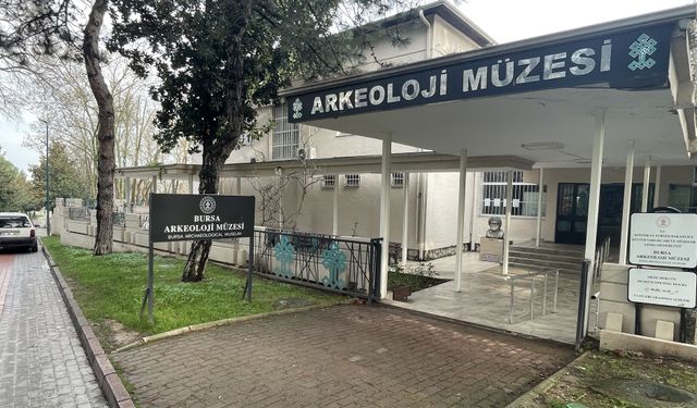 Bursa'da piknik yaparken bulduğu top mermisini müzeye getirdi