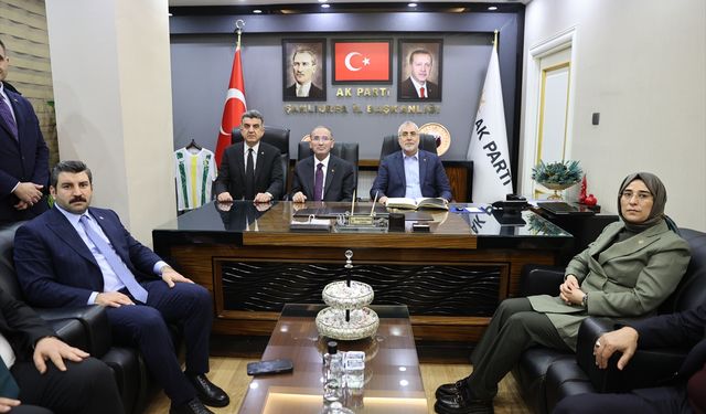 Çalışma ve Sosyal Güvenlik Bakanı Işıkhan, AK Parti Şanlıurfa İl Başkanlığını ziyaret etti