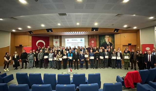 Çanakkale'de 'Dezenformasyonla Mücadele: Eğiticinin Eğitimi Programı' düzenlendi