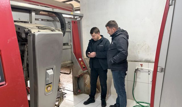 Çanakkale'de veteriner hekim yapay zeka destekli süt çiftliği kurdu