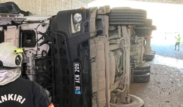 Çankırı'da devrilen tırdaki 4 kişi yaralandı