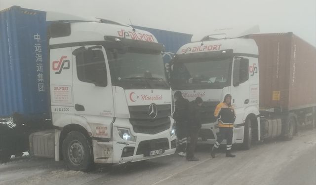 Çankırı'nın yüksek kesimlerinde yağan kar ulaşımda aksamaya yol açtı