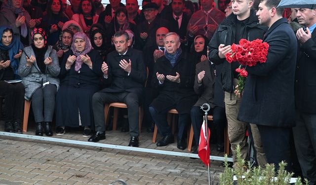 CHP Genel Başkanı Özel, Kahramanmaraş'ta ziyaretlerde bulundu