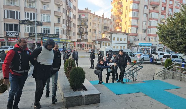 Çorum'da bir kişinin öldürülmesiyle ilgili gözaltına alınan 4 zanlı adliyede