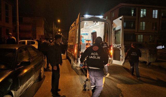 Çorum'da otomobil ile hafif ticari aracın çarpıştığı kazada 2 kişi yaralandı