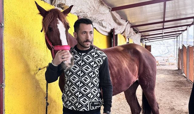 Dede yadigarı atçılığı yaşatmak için çiftlik kurdu