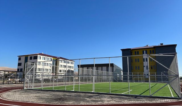 Depremlerden etkilenen Şanlıurfa'ya 145 yeni eğitim yuvası kazandırıldı