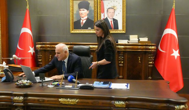 Diyarbakır Valisi Murat Zorluoğlu, AA'nın 'Yılın Kareleri' oylamasına katıldı