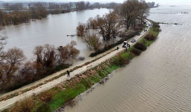 Edirne'de Tunca Nehri'nin debisi yükseldi, Meriç Nehri'nde taşkınlar oluştu