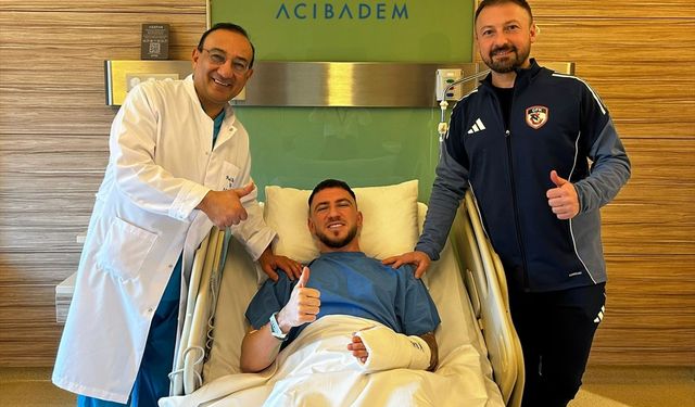 Elinde kırık tespit edilen Sorescu ameliyat edildi