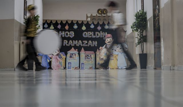 Erzurum'da bir ilkokulun tüm sınıfları ramazana özel süslendi