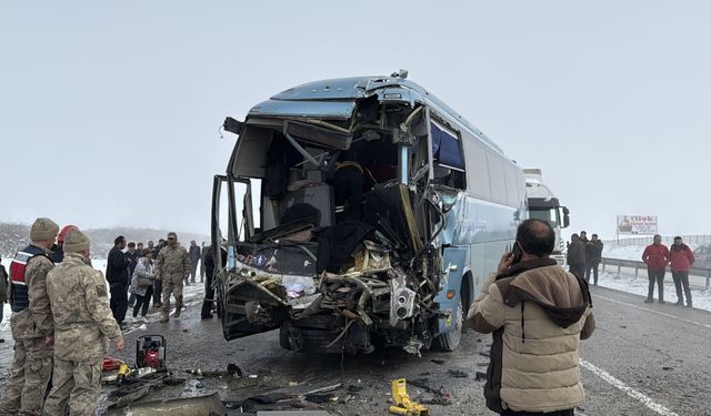 Erzurum'da ikinci kez zincirleme trafik kazası meydana geldi, 1 kişi öldü