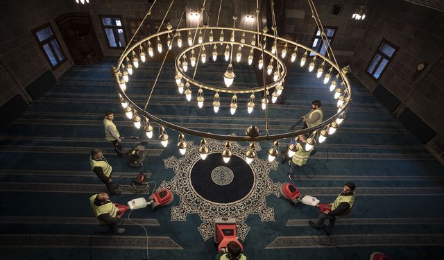 Erzurum'da kırsal ve merkezdeki camiler ramazana özel temizleniyor