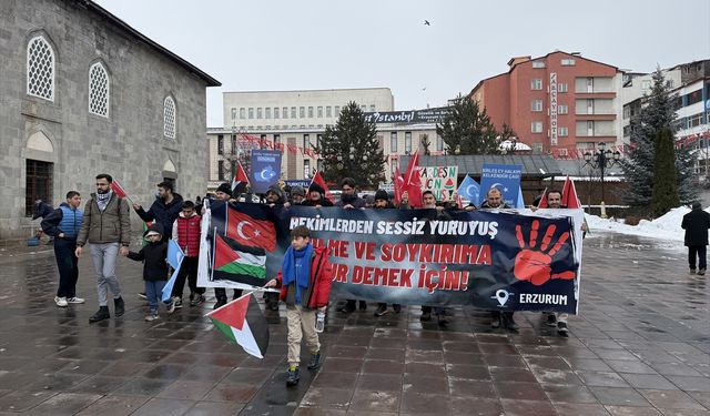 Erzurum'da sağlıkçılar Gazze için sessiz yürüyüşlerini 117. haftada sürdürdü