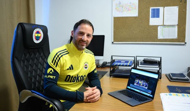 Fenerbahçe Teknik Direktörü Tedesco, AA'nın 'Yılın Kareleri' oylamasına katıldı