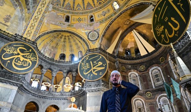 Fethin sembolü Ayasofya-i Kebir Camii'nde ramazanın manevi iklimi programlarla yaşatılacak