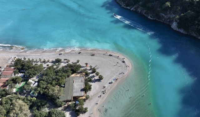 Fethiye'de Ölüdeniz'in rengi turkuaza döndü