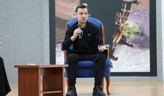 FIFA kokartlı hakem Cihan Aydın, Bursa'da gençlerle tecrübelerini paylaştı