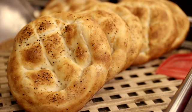 Fırınlarda pide mesaisi başladı