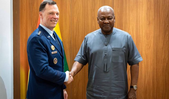 Gana Cumhurbaşkanı Mahama, AFRICOM Komutanı Anderson'u kabul etti