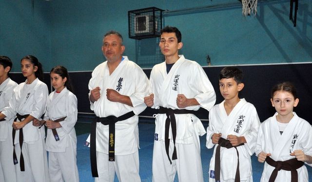 Gazi baba ve azminden etkilenen çocukları, budokaidoda şampiyonluklar kazanıyor