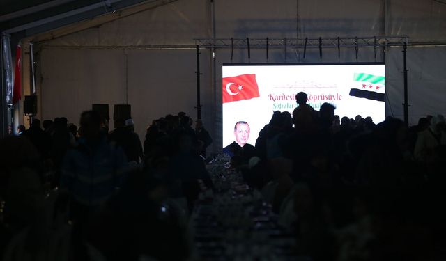 Gaziantep Belediyesi, Suriye'nin Halep ilinde bin yetim ailesine iftar verdi