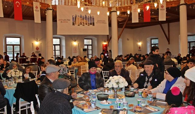 Gelibolu Mevlevihanesi'nde ilk iftar programı gerçekleştirildi