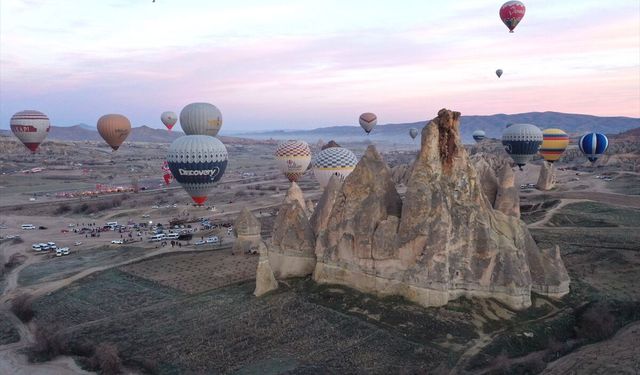 GRAFİKLİ - Kapadokya'da geçen yıl balon turlarına 754 bin 98 kişi katıldı