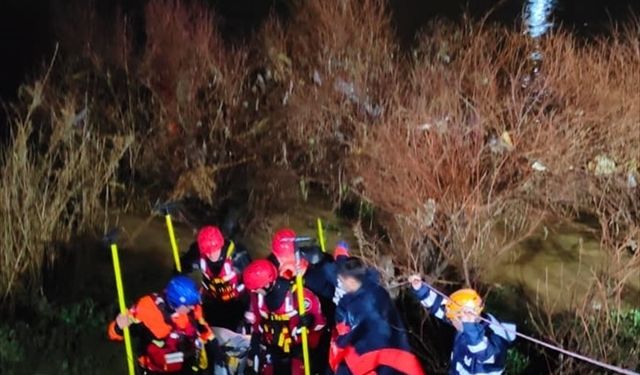 GÜNCELLEME - İzmir'de derede kaybolan 8 yaşındaki kız çocuğu ölü bulundu