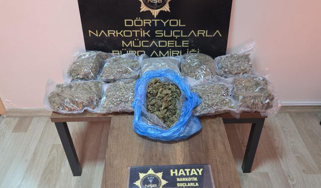 Hatay'da bir tırda 5 kilo 450 gram uyuşturucu ele geçirildi
