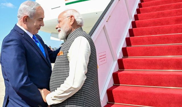 Hindistan Başbakanı Modi, iki günlük resmi ziyaret kapsamında İsrail'e ulaştı