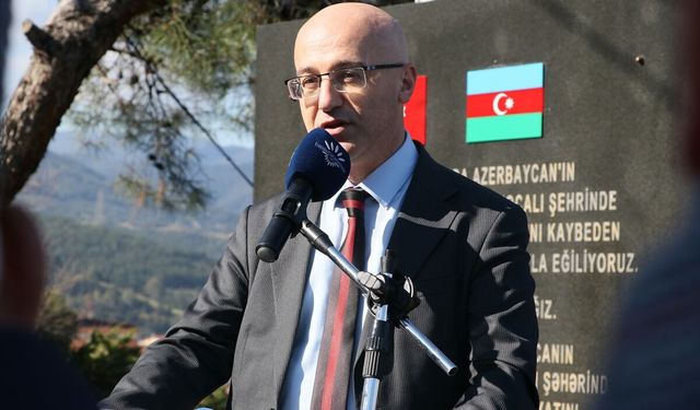 Hocalı Katliamı'nda hayatını kaybedenler İzmir'de anıldı