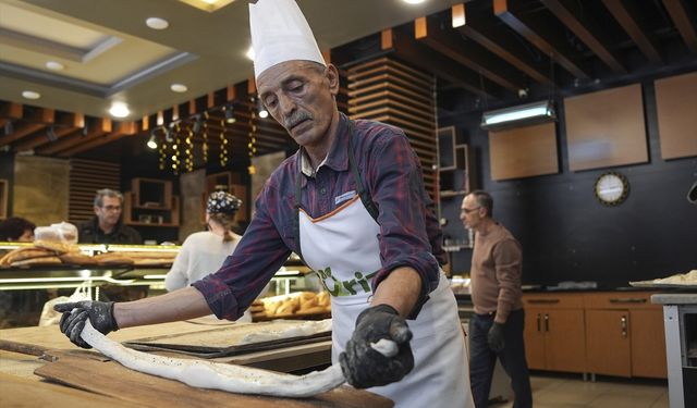 İftar sofralarının vazgeçilmez lezzeti pide için fırınlarda hazırlıklar tamam