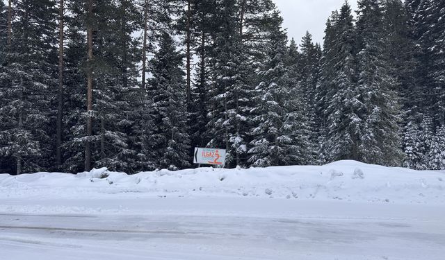 Ilgaz Dağı'nda kar yağışı ve sis etkili oluyor