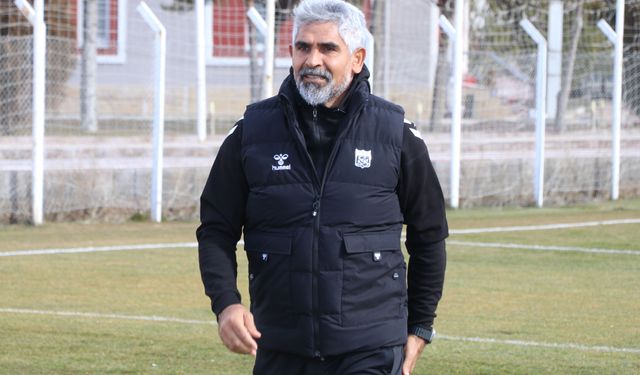 İsmet Taşdemir, 16 yıl sonra geldiği Sivasspor'u yeniden Süper Lig'e çıkarmak istiyor