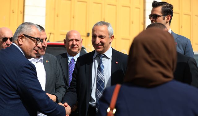 İsrail ordusundan diplomatik heyetin Harem-i İbrahim ziyareti sırasında gazetecilere giriş yasağı
