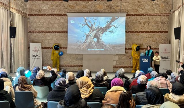 İstanbul'da 'Ufka Yolculuk' yarışmasının kitap okuma etkinliği düzenlendi