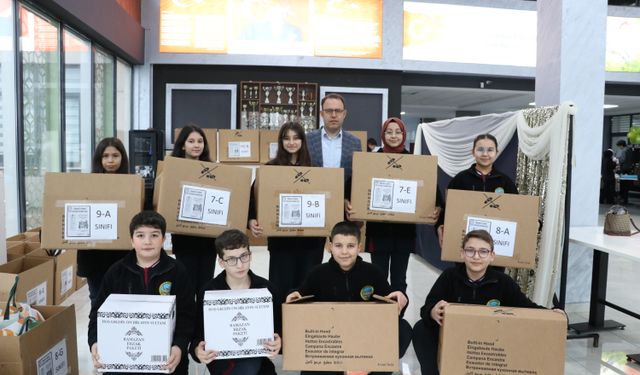 'İyilik timi' oluşturan öğrenciler depremzede akranları için kolları sıvadı