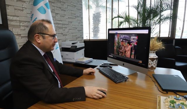 İzmir Bakırçay Üniversitesi Rektörü Akpınar, AA'nın 'Yılın Kareleri' oylamasına katıldı